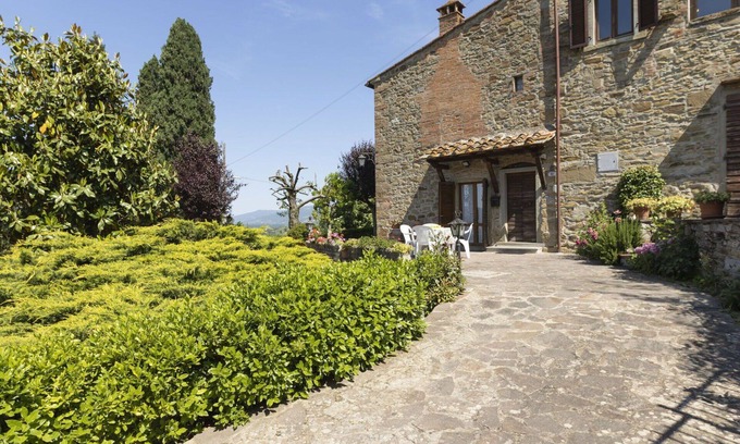 Ponte Buriano House | Wonderful private villa for 4 people with TV, terrace, pets allowed and parking