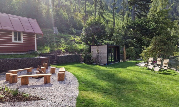 Pec pod Snezkou Villa | Wonderful private villa for 18 people with WIFI, TV, patio, pets allowed and parking