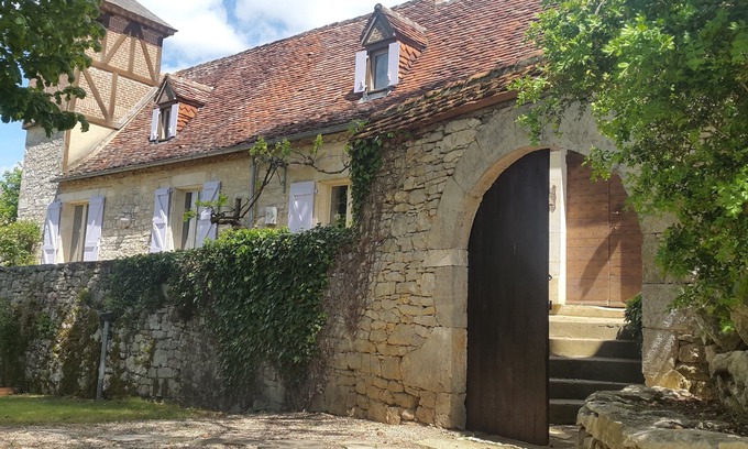 Baladou House | Wonderful 17th century family home, all modern amenities, pool, Dordogne, Martel