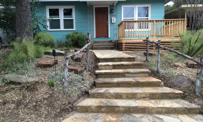 Bouldin House | Wonderful 2/1 in Bouldin area.Walk to food trailers, Zilker and Barton Springs!