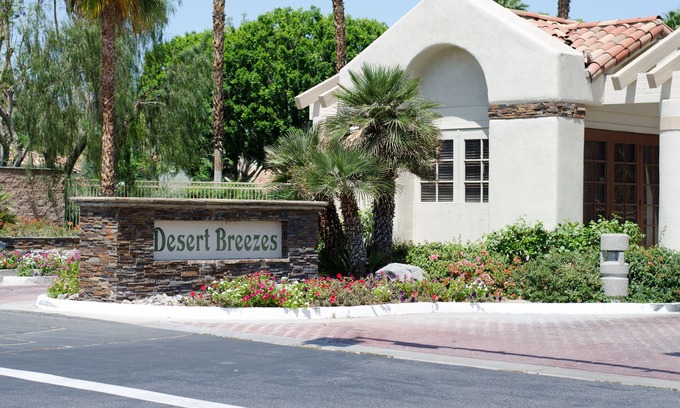 Palm Desert Condo | Wonderful 2 Bedroom Condon in Desert Breezes Resort.