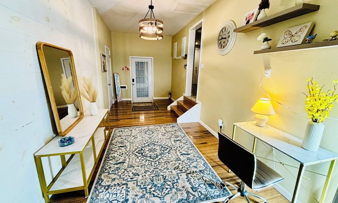 Cheektowaga House | Wonderful 3-bedroom house in Cheektowaga