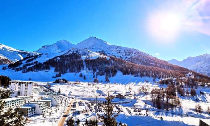 Sestriere Condo | WONDERFUL APARTMENT IN RESIDENCE WITH A VIEW.