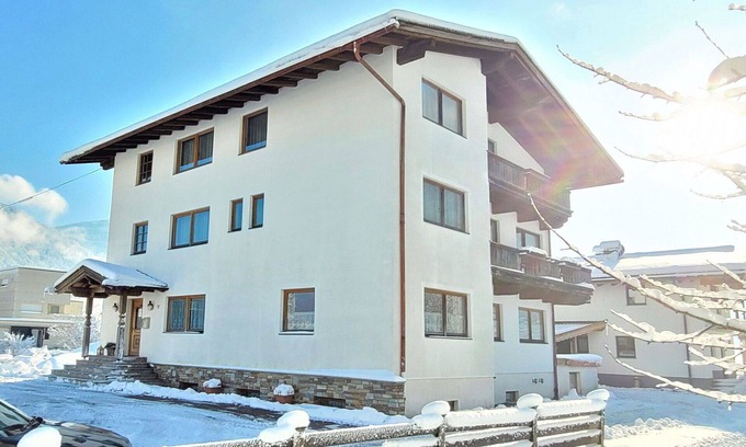 Strass im Zillertal House | Wonderful private villa for 24 people with WIFI, TV, balcony and parking