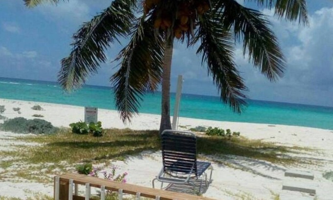 Pitts Town Cottage | Wonderful Beach Front Villa on Remote Island in The Bahamas