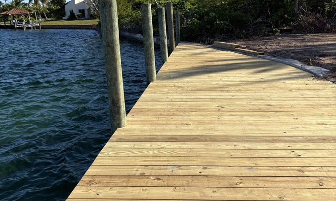 Treasure Cay Boat Rental | Wonderful boat DOCK in Treasure Cay