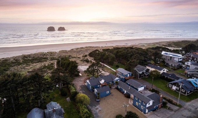 Rockaway Beach Condo | Wonderful Coastline Setting, Pet Friendly, Seconds to Beach, Community Fire-Pit, Volleyball - Unit 1