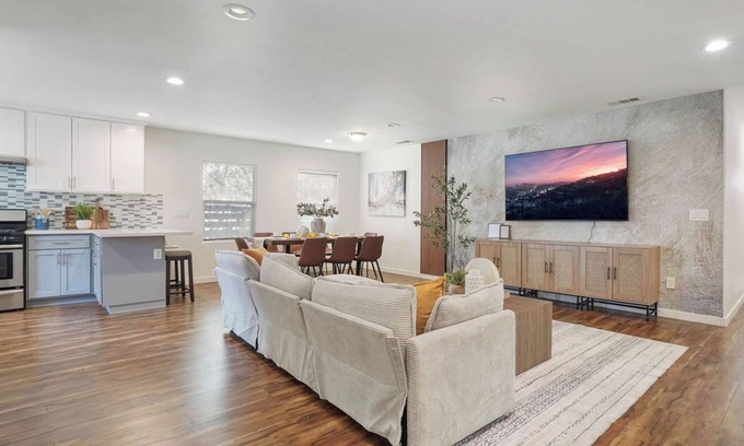 Los Angeles House | Wonderful Design Home - near Downtown LA/Universal Studio/Crypto Arena