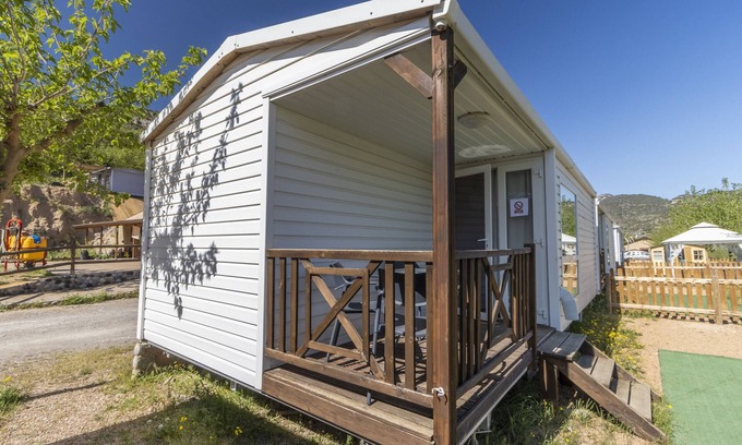 Alos de Balaguer House | Wonderful Holiday Home Móvil Pequeña 1