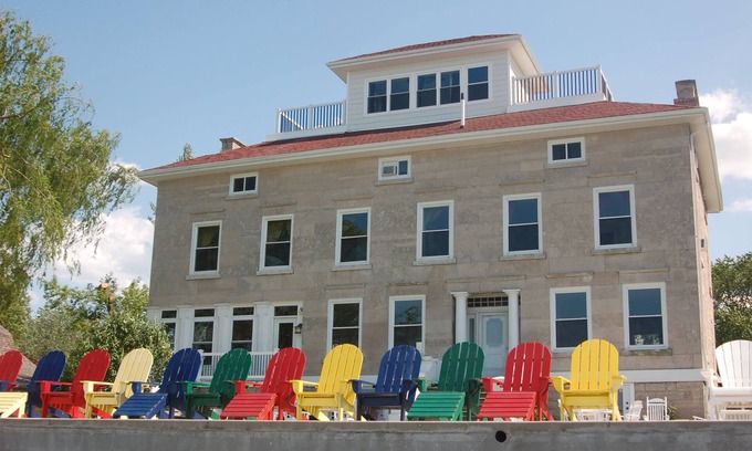 Marblehead House | WONDERFUL HOME for REUNIONS! OCT 24-26; OCT 31-NOV 2 OPEN! FALL ON LAKE ERIE!
