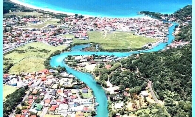 Barra da Lagoa House | Wonderful house by the canal