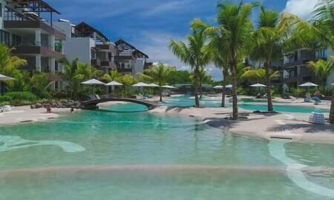 Mont Choisy Apartment | Wonderful Mont Choisy flat, huge lagoon pool