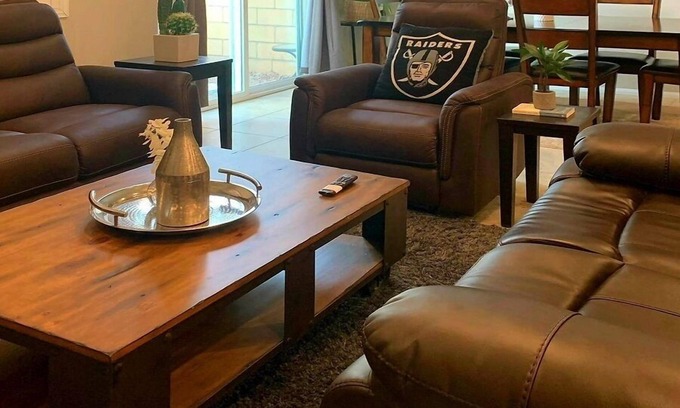 Las Vegas House | Wonderful NEW 3 BR 2.5 BA Townhouse for 8 2 Miles from Las Vegas Strip