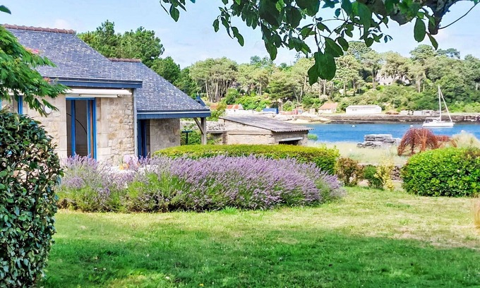 La Trinite-sur-Mer House | Wonderful private villa for 4 guests with TV and terrace
