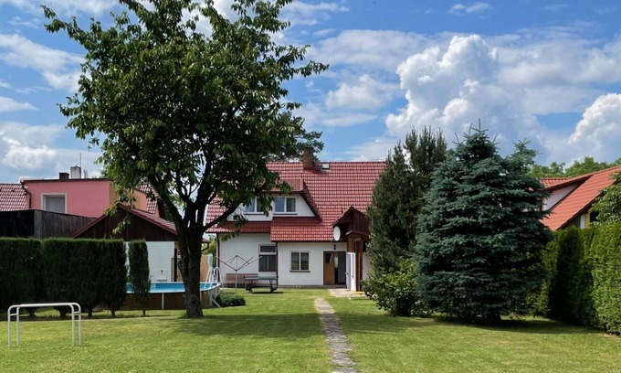 Sudomerice u Bechyne House | Wonderful private villa for 11 guests with WIFI, TV, patio and pets allowed