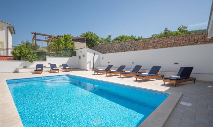Klenovica House | Wonderful private villa for 16 guests with private pool, A/C, WIFI, TV, terrace and parking