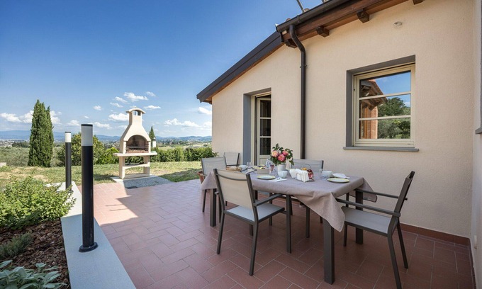 Carmignano Villa | Wonderful private villa with A/C, WIFI, pets allowed, panoramic view and parking, close to Flore.