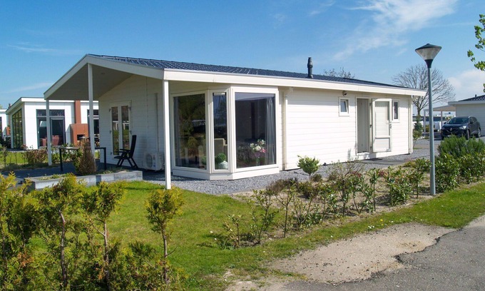 West-Graftdijk House | Wonderful private villa for 6 people with WIFI, TV, terrace and parking