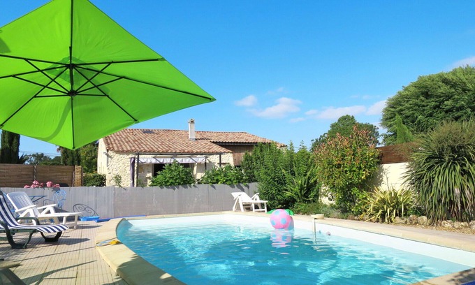 Cissac-Medoc House | Wonderful private villa for 5 people with pool, WIFI, TV, terrace and parking