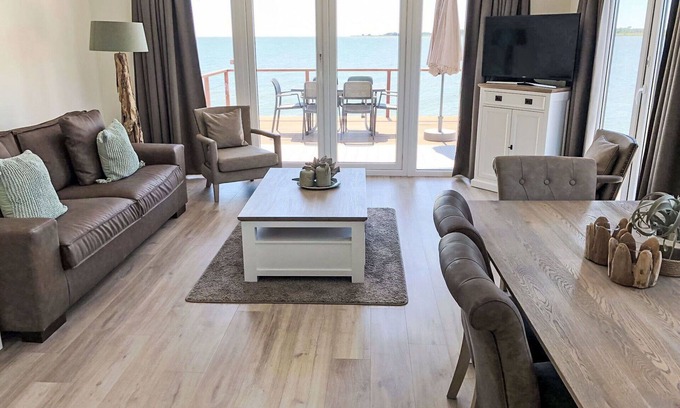 Bovenkarspel House | Wonderful private villa for 6 people with WIFI, TV, terrace and parking