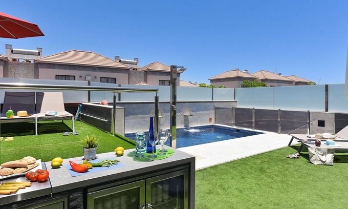 Costa Meloneras House | Wonderful private villa for 8 people with A/C, WIFI, private pool, TV and pets allowed