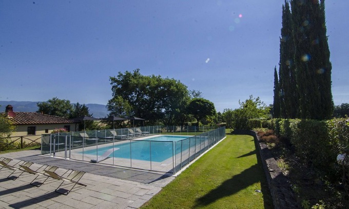 Terranuova Bracciolini Villa | Wonderful private villa with hot tub, A/C, private pool, WIFI, TV, pets allowed and panoramic view