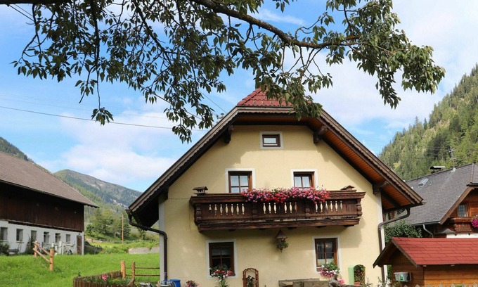 Zederhaus House | Wonderful private villa for 5 guests with WIFI, TV, patio and parking