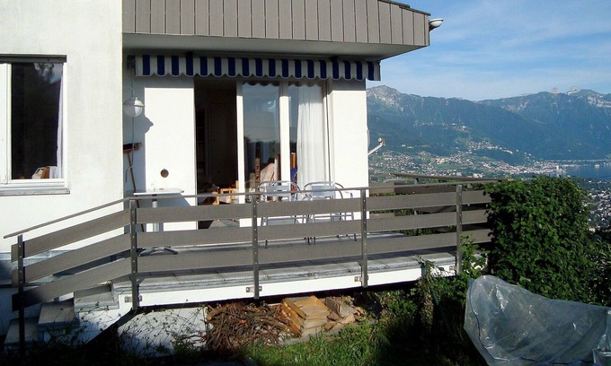 Chardonne House | Wonderful private villa for 5 people with WIFI, TV, patio, panoramic view and parking