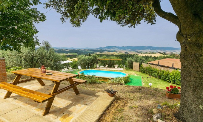 Villamagna House | Wonderful private villa with WIFI, A/C, private pool, patio, pets allowed, panoramic view, parking