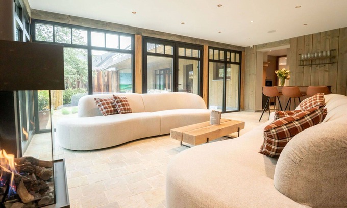Klemskerke House | Wonderful private villa for 12 people with WIFI, TV, patio and parking