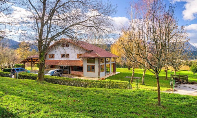 Elorrio House | Wonderful private villa for 6 people with WIFI, TV, patio, panoramic view and parking