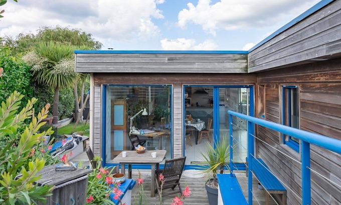 Berven House | Wonderful private villa for 4 guests with WIFI, TV, terrace and parking