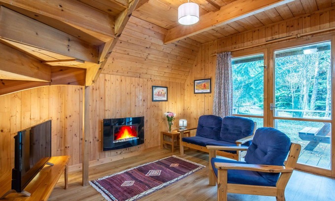 Cannich House | Wonderful private villa for 4 people with WIFI, TV, pets allowed and parking