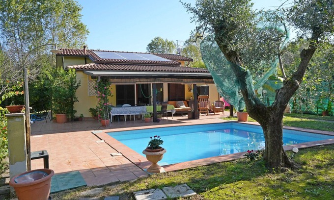 Ameglia Villa | Wonderful private villa with A/C, private pool, WIFI, TV, veranda, pets allowed, close to La Spezia