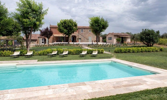 Cortona Villa | Wonderful private villa for 10 guests with A/C, WIFI, private pool and TV, close to Cortona