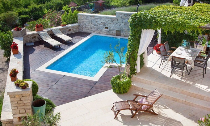 Trget Villa | Wonderful private villa with hot tub, WIFI, private pool, A/C, TV, terrace, pets allowed and par.
