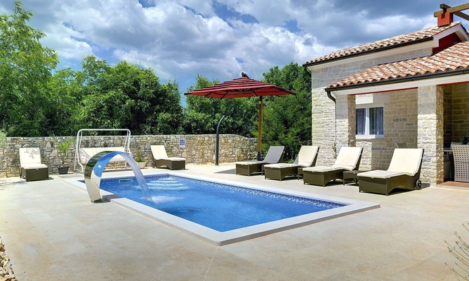 Bratulici Villa | Wonderful private villa with hot tub, private pool, A/C, WIFI, TV, terrace, panoramic view, parking