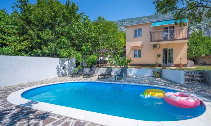 Drivenik House | Wonderful private villa for 8 guests with WIFI, A/C, private pool, TV, terrace and pets allowed