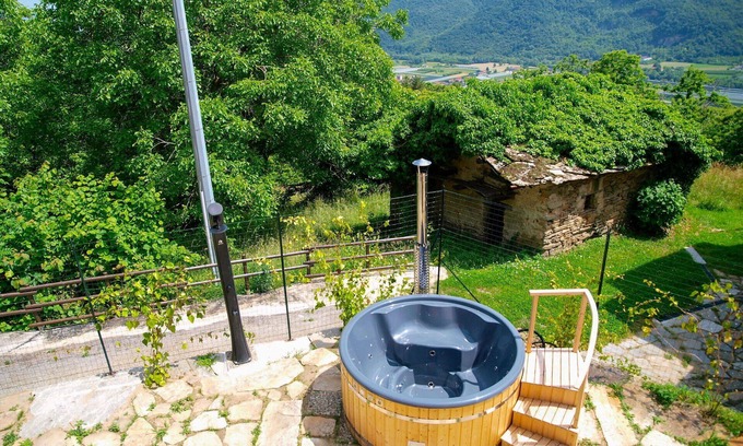 Piasco House | Wonderful private villa with WIFI, hot tub, TV, patio, pets allowed, panoramic view and parking