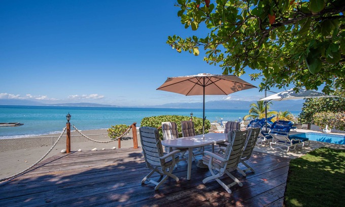 Palmar de Ocoa Villa | Wonderful & Quiet Beachfront Home @Palmar de Ocoa