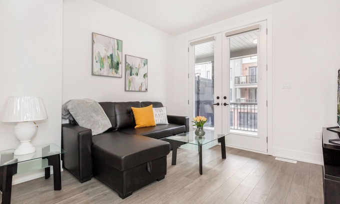 Waterloo House | Wonderful Retreat in Uptown Waterloo