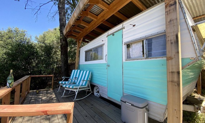 Oakhurst House | Wonderful Retro Trailer for Getaways near Yosemite