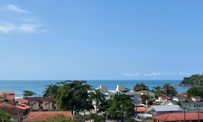 Toninhas Apartment | Wonderful sea view, two covered parking spaces, we have other options.
