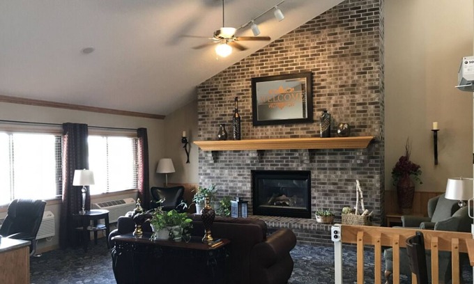 Thorp House | Wonderful Stay! 2 Classy Units, Free Breakfast, Pets Allowed, Near Conway Park