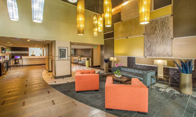 Wilburton Hotel | Wonderful Stay! Outdoor Pool, Parking, Pets Allowed, Near Bellevue Square