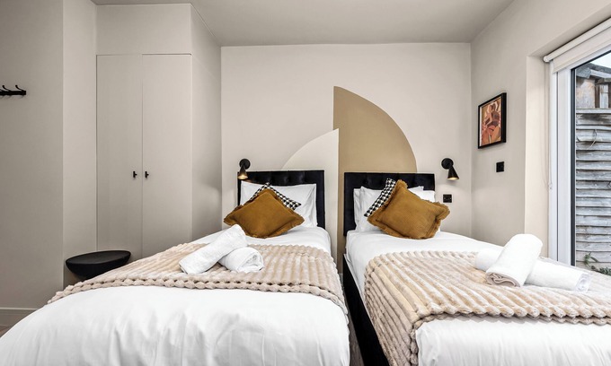 Livesey Apartment | Wonderful studio in London with WiFi and fitness center access