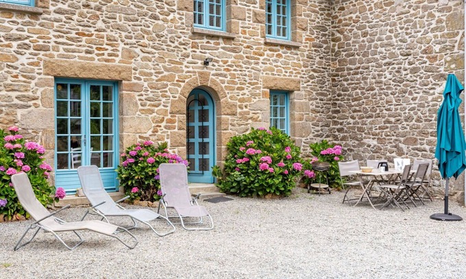 Cancale Villa | Wonderful villa for 5 guests with WIFI, TV and parking