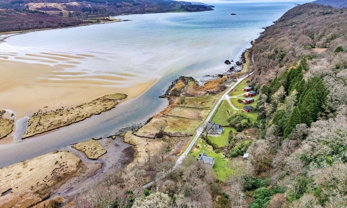 Lochgilphead House | Wonderful villa for 6 guests with WIFI, terrace, pets allowed and parking