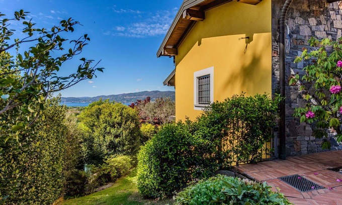 Besozzo House | Wonderful villa for 6 people with WIFI, A/C, TV and parking