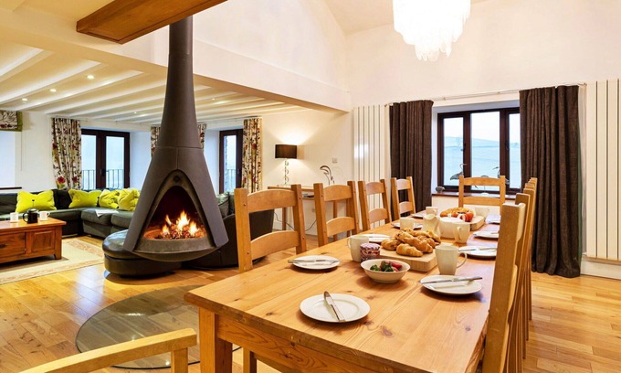 Bretherdale House | Wonderful villa for 10 people with WIFI, TV and parking